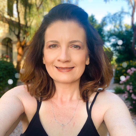 Meet your Posher, Anne - Picture 4 of 4